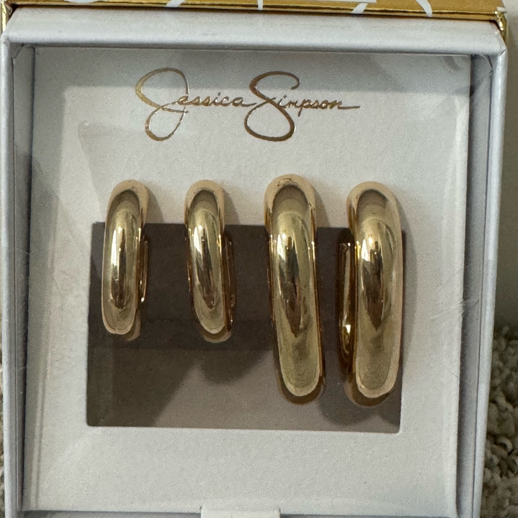 Jessica Simpson Shiny Gold Earring Trio 12$